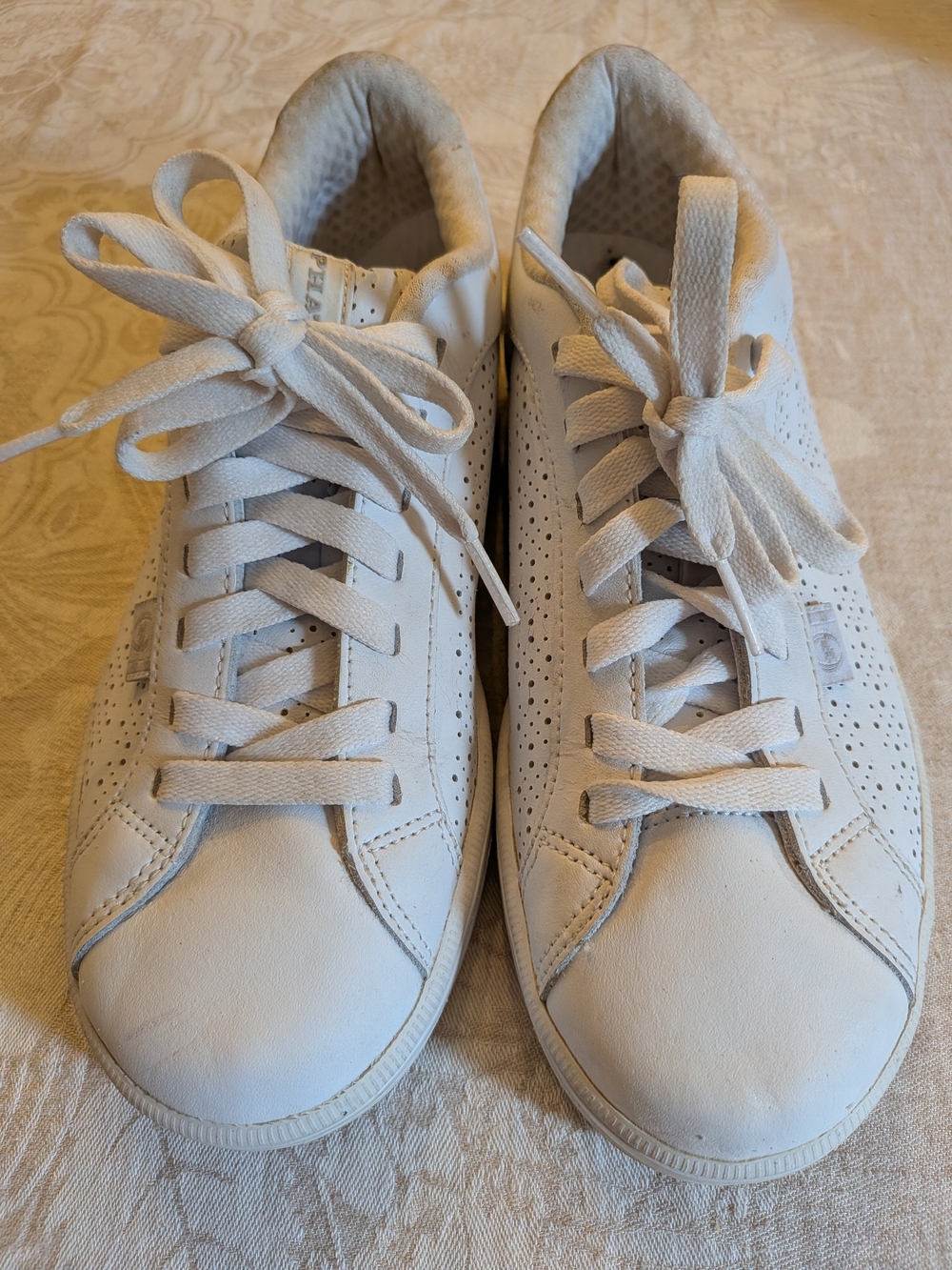 Vtg Women's White Leather Lace-Up Sneakers Y2K